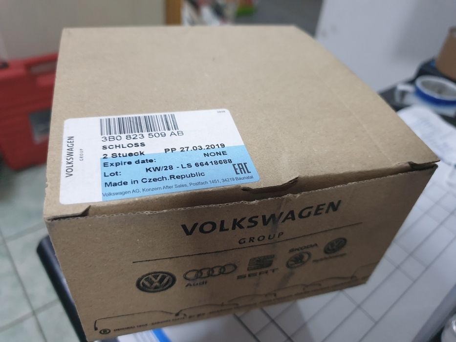 Broasca capota VW Passat B5 OE