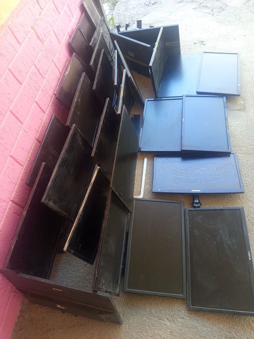 Продаётся . Монитор .