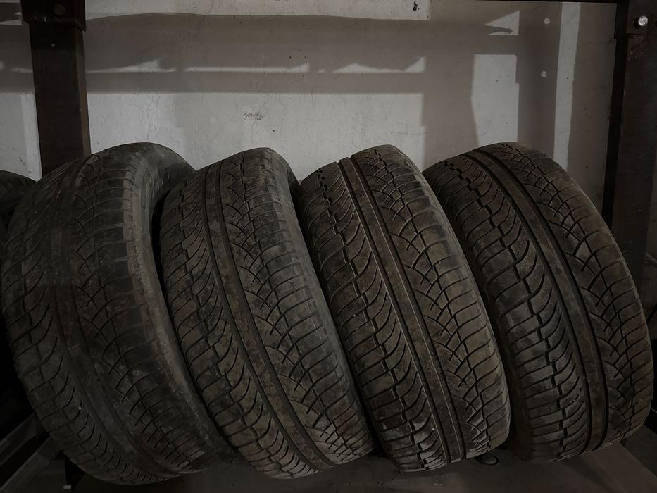 Комлект летних б/у шин Мишлен 255/60/17