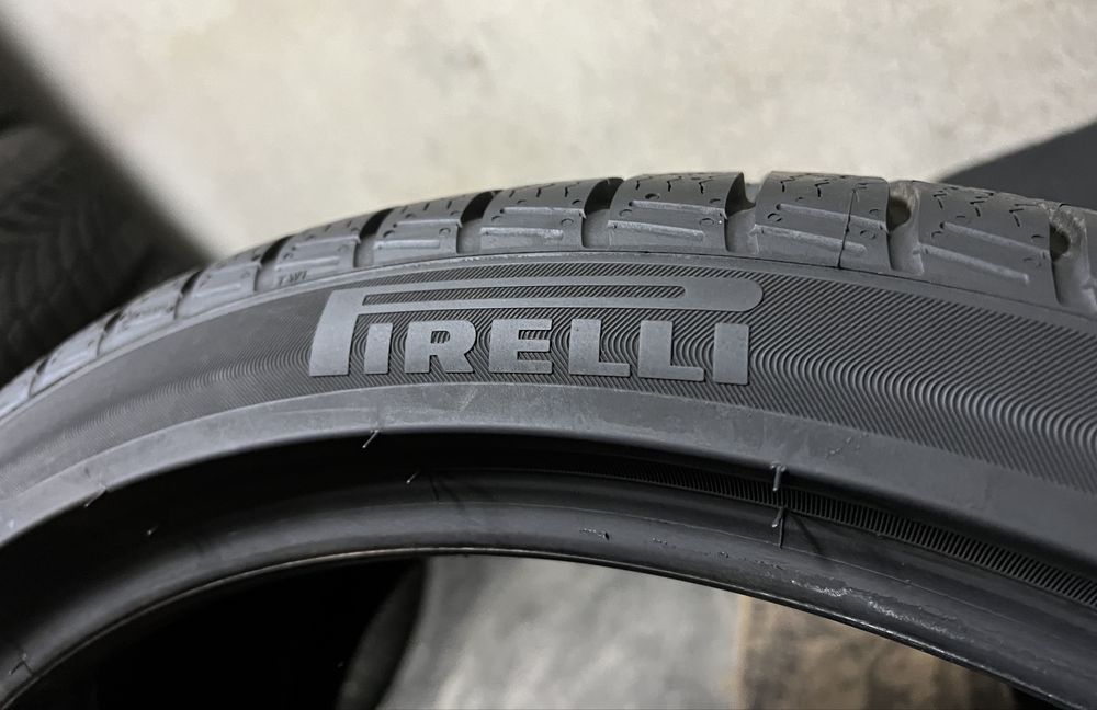 315/30/21 PIRELLI - 2бр. като Нови!