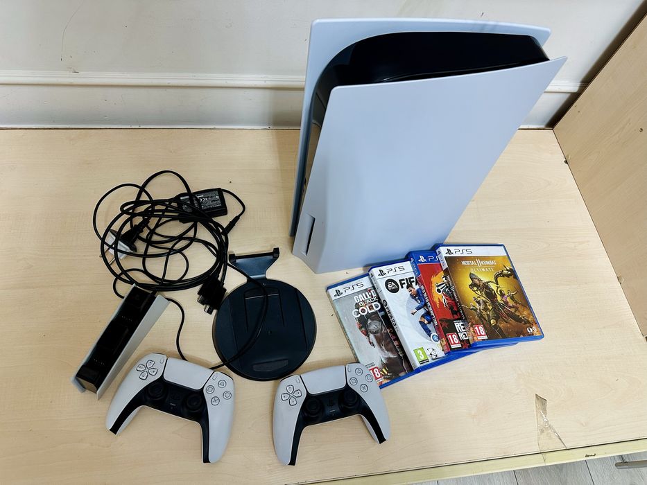 Sony PlayStation 5 С ДИСКОВОДОМ почти новый