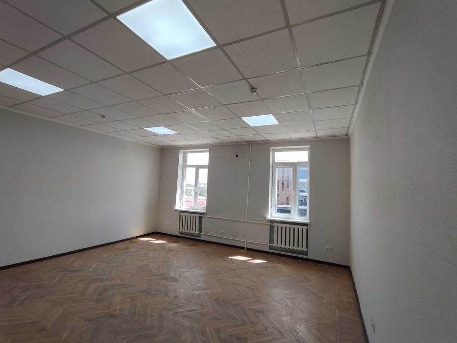 офис 40м2 центральная улица 1-линия ofis 40m2 markaziy kocha 1-qatorda
