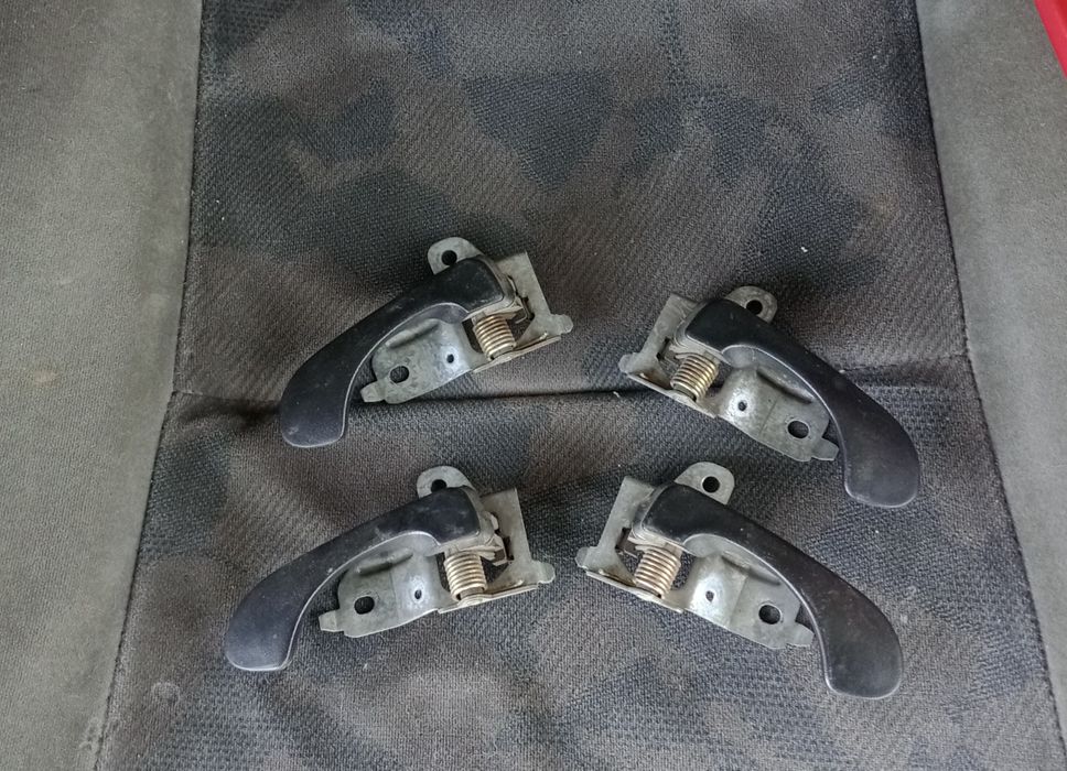 Продам запчасти mitsubishi carisma