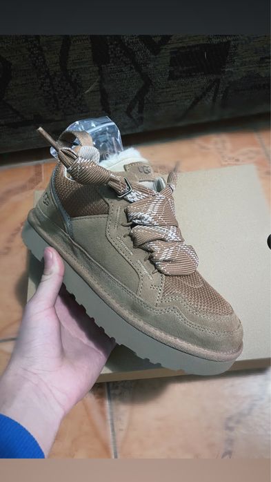 UGG-URI, adidasi femei