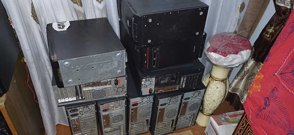 O'yin kompyuterlarini sotaman