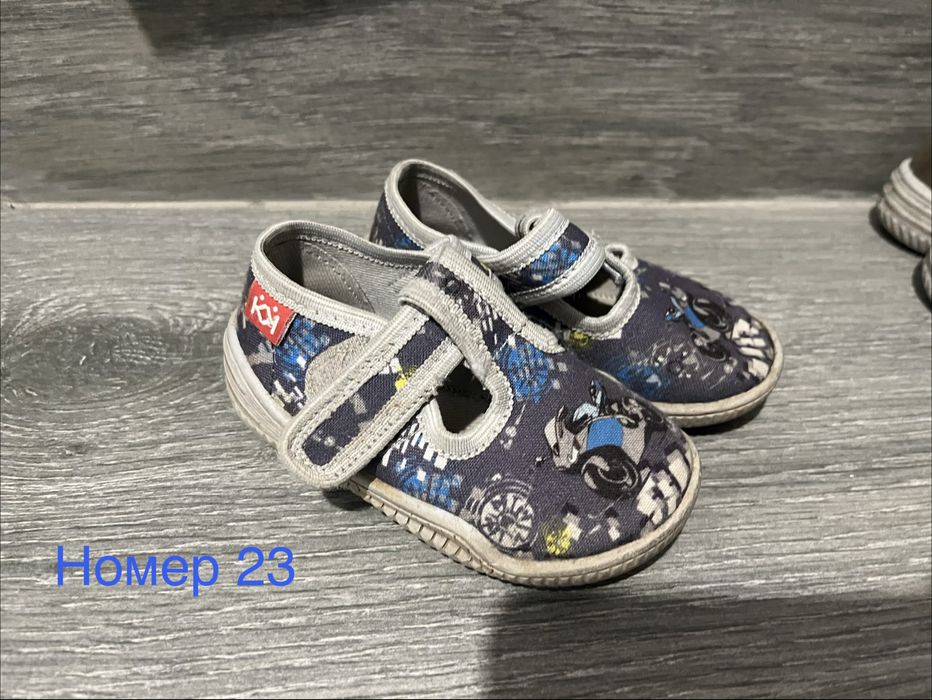 Обувки и сандали за бебе