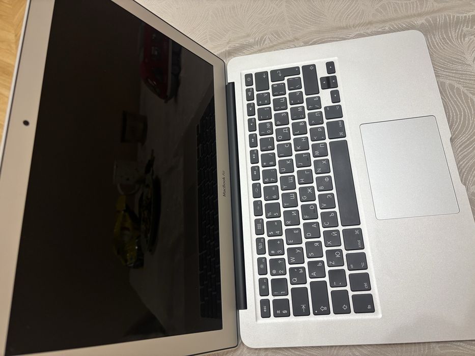MacBook Air 13” (2017)