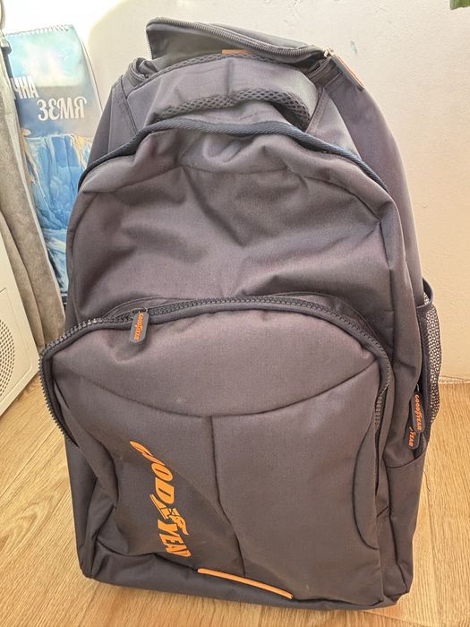 Сак на колелца с телескопична дръжка