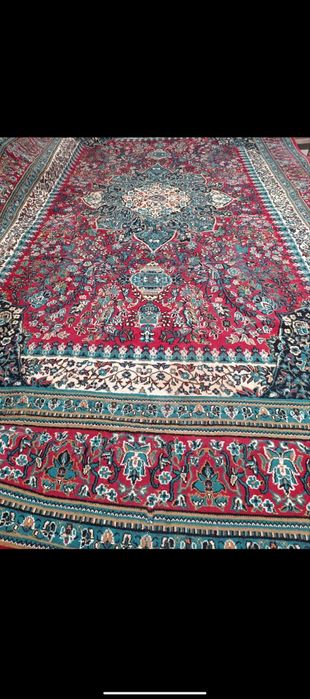 Yangi holatdagi gilam sotiladi.