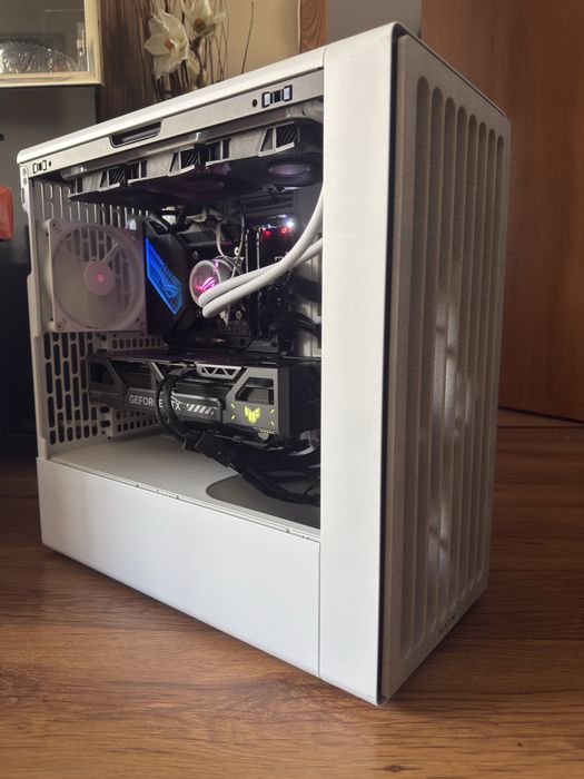 Мощен компютър/ I9 12900KS/Водно/64GB/RTX 5080/2TB SSD