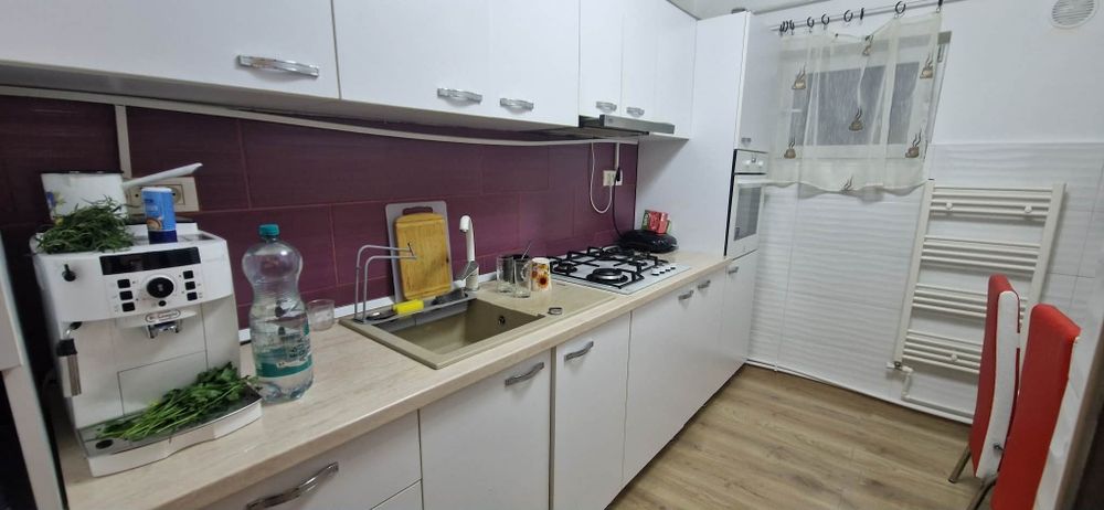 Vand apartament decomandat