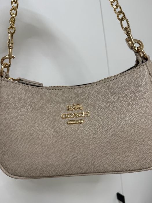 Бежова чанта Coach