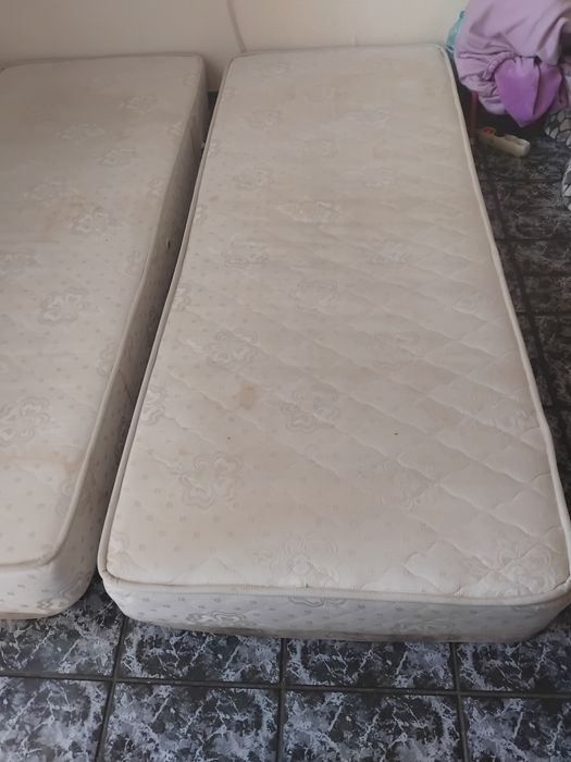 Матраци еденични