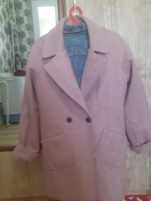 Palto va kurtkacha sotiladi