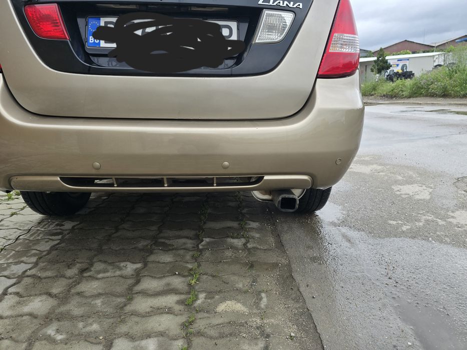 Кола Suzuki Liana