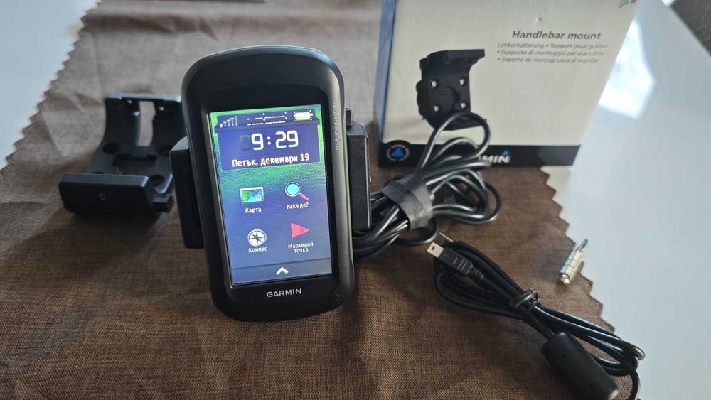 GPS Навигация Garmin Montana 610 със зареждаща стойка RAM монтаж