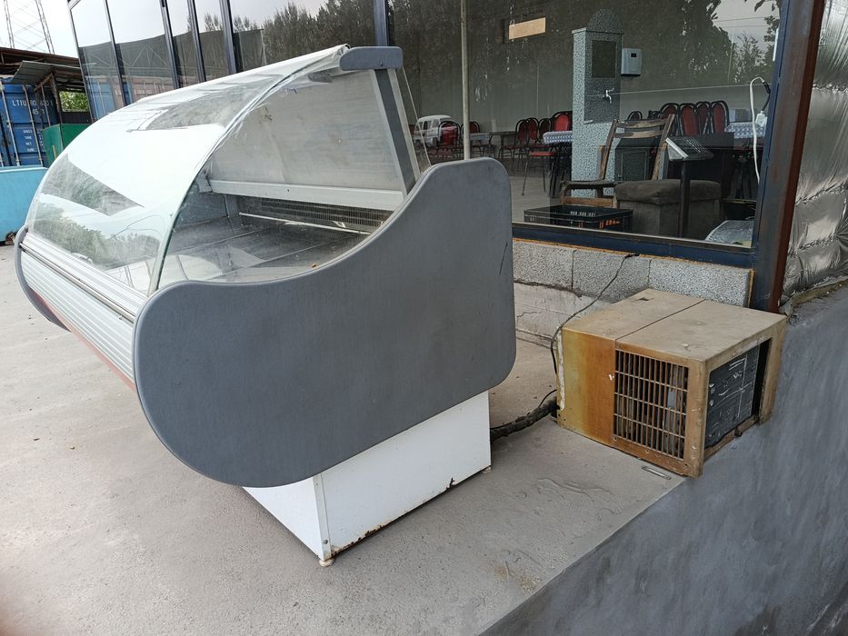 Витрина холодильник