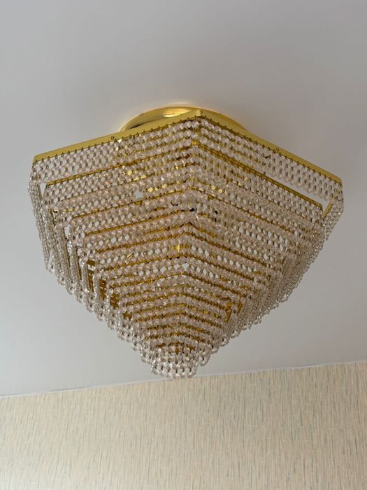 Люстра хрустальная в отличном состоЯнии