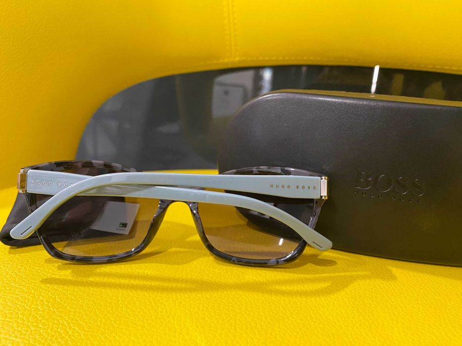 Слънчеви очила HUGO BOSS Cat-Eye с градиента