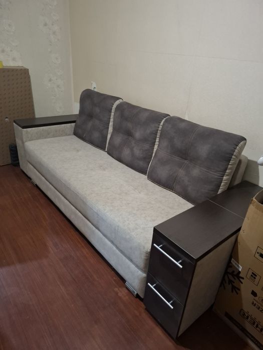 Диван . В хорошем состоянии