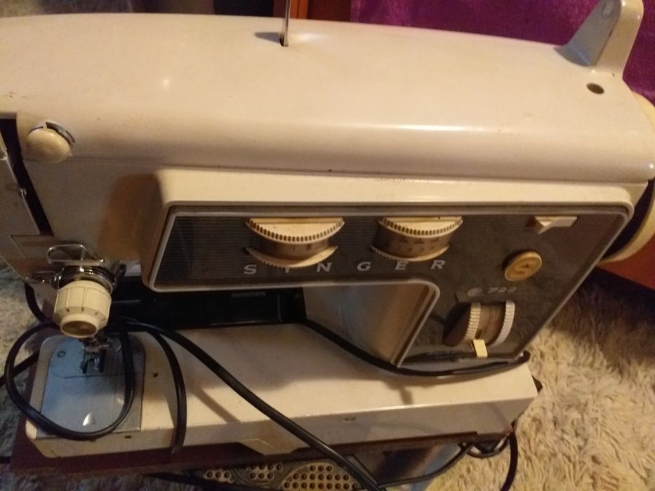 Vand masina de cusut electrica