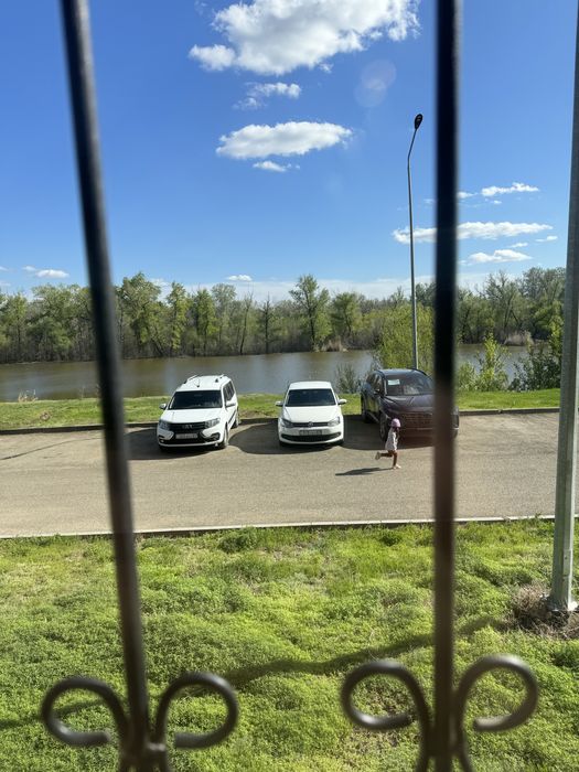 Продам 2 ком квартиру абая 244