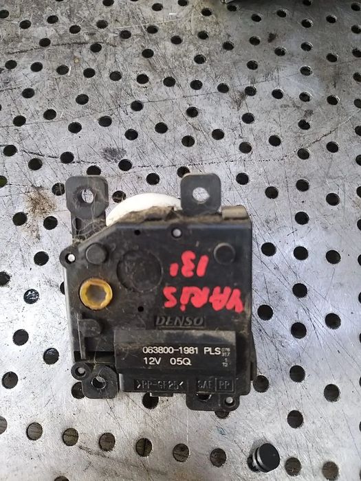 Motoras clapeta aeroterma toyota yaris 3 p13 0638001981