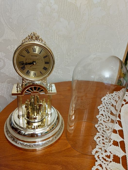 Настолен часовник