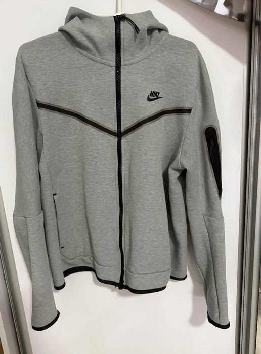 Compleu Nike Tech Marimea M