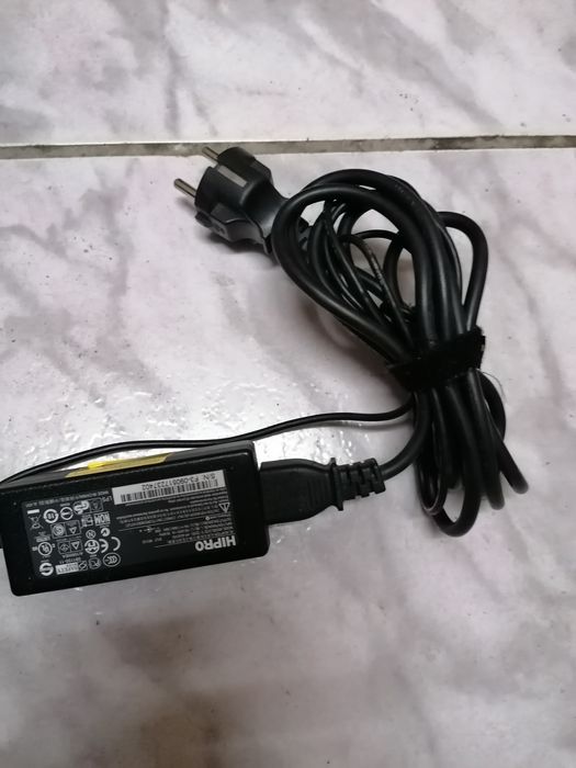 Vind sau schimb incarcator  laptop