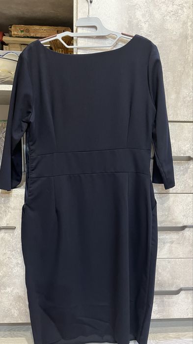 Продам платье с рукавом 3/4