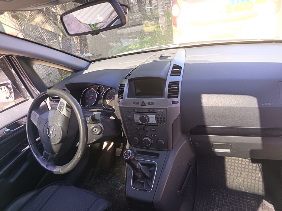 Opel zafira B ПРОДАВА СЕ НА ЧАСТИ 1.9 150кс, 6 скорости