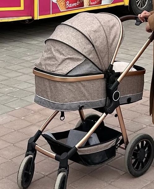 Коляска новая 30.000