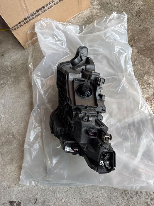 Десен фар за AUDI e-Tron GEN - LED - 4KE941040