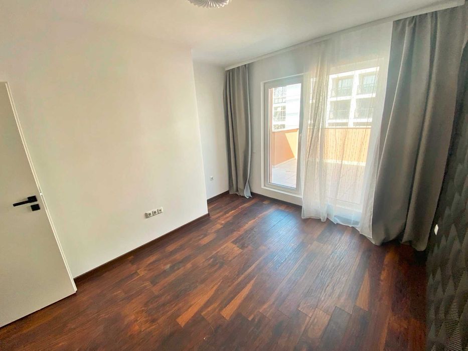 Продава се Тристаен апартамент в София, Студентски град - 105 кв.м за 2285 €/кв.м - Снимка #2