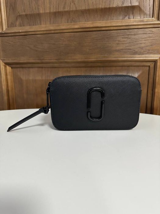 Черная сумочка с ремешком