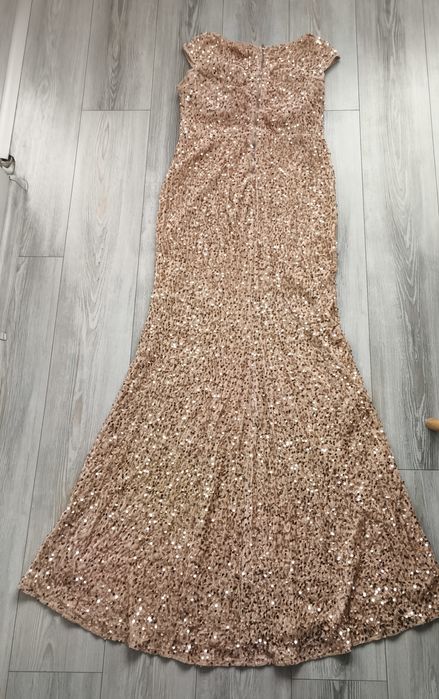 Официална златиста рокля