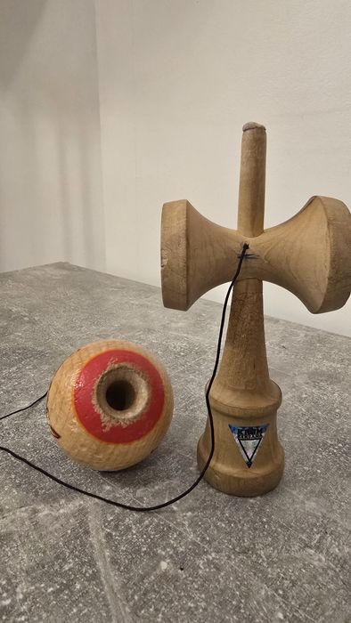 Kendama Krom Rolf Pro Model