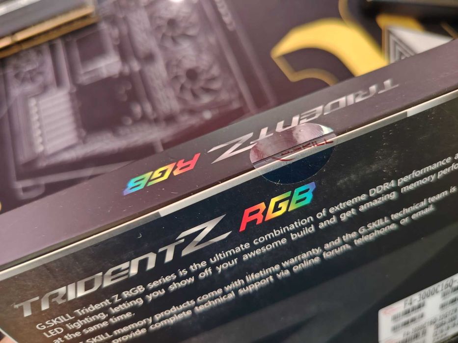 НОВА ! G.Skill 32GB Trident Z RGB (8GBx4)  32GB DDR4 3000MHz