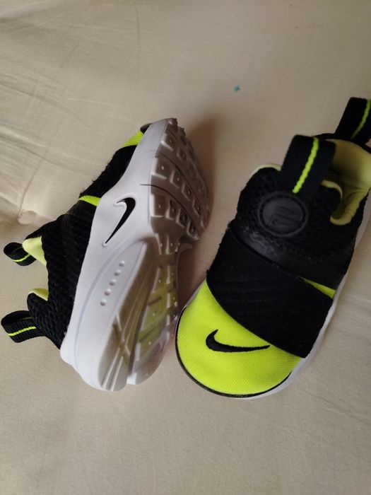 Кроссы на малышей найк