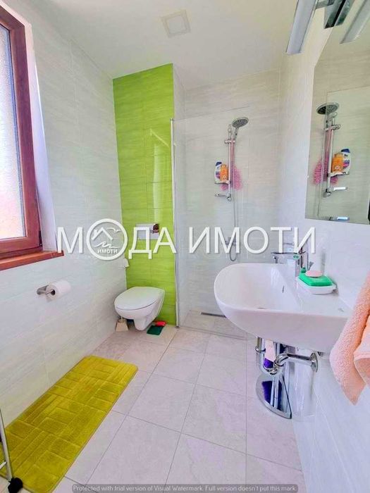 Къща в с. Горица, със голям двор, гараж и мазе!