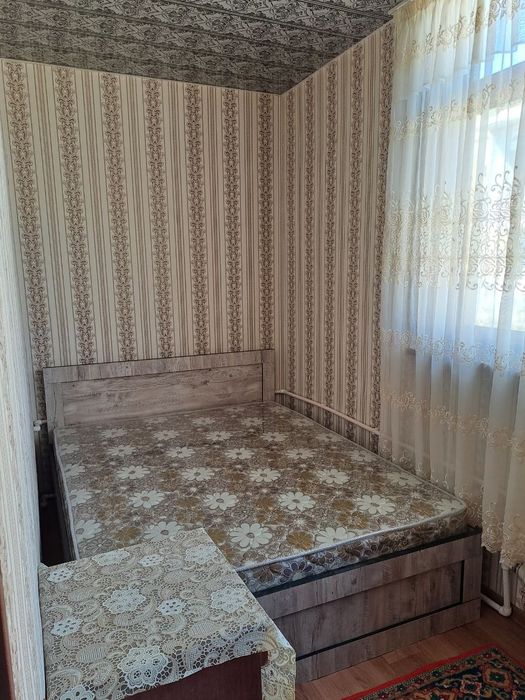 Продаётся 1 ком.квартира переделанная в 2х с балконом 2×6