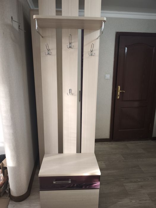 Продам 2 шкафа-прихожие