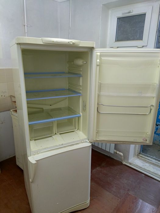 Холодильник сатылады срочно