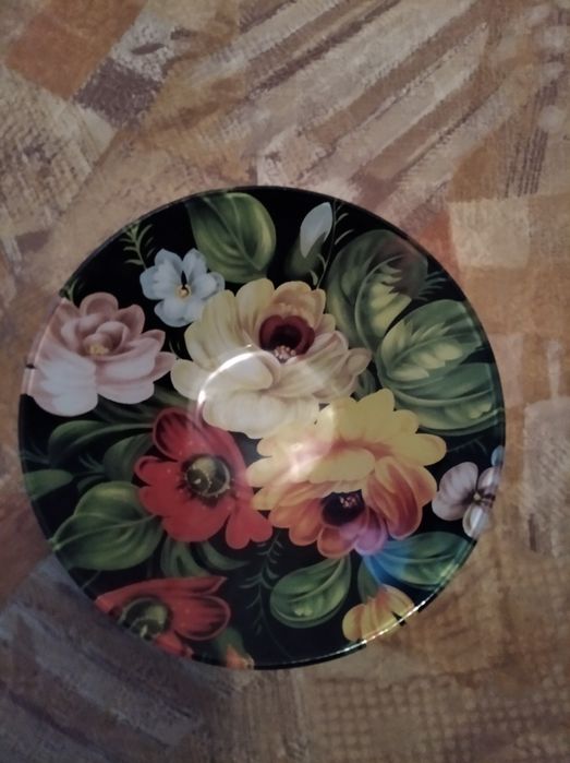 Продам жостово салатник