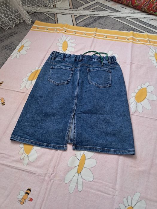 Продам юбку джынсываю  размер33