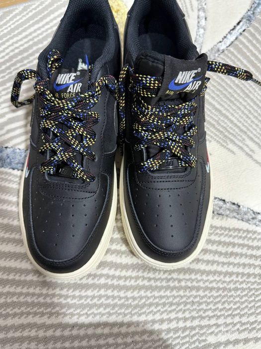 женский кроссовки оригинал Nike 39 р