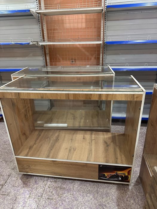 Продам витиину