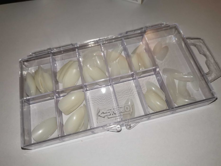 Оборудване и аксесоари за маникюр