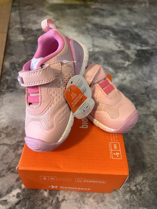 Кроссовки Biomecanics. Абсолютно новые!